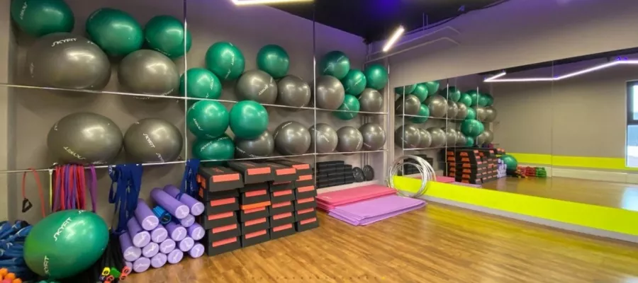 Фитнес-клуб Face to face fitness в Москве: Аэробика, Танцы, Персональный тренер, Сауна,