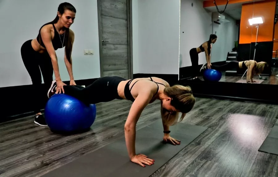 Фитнес-клуб Fitness & Yoga Time в Москве: Аэробика, Боевые искусства, Бодифлекс, Йога, Пилатес, Стретчинг, Фитбол, Фитнес для детей, Персональный тренер, Фитнес бар, Шейпинг,
