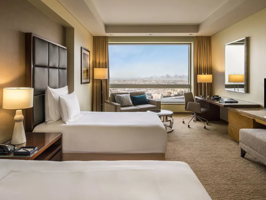Отель Swissôtel Al Ghurair 5* в Дубаи: Комфортные номера, Бассейн , Пятизвездочный отель , Конференц-зал, Швейцарский отель ,