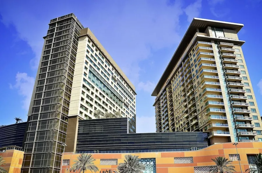 Отель Swissôtel Al Ghurair 5* в Дубаи: Комфортные номера, Бассейн , Пятизвездочный отель , Конференц-зал, Швейцарский отель ,