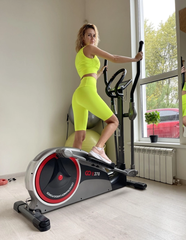 Фитнес-клуб Elite fit pro studio в Москве: Аэробика, Детский уголок, Кроссфит, Женский зал, Стретчинг, Фитбол, Фитнес для детей, Фитнес для беременных, Персональный тренер, Фитнес бар, TRX тренировки, Массаж,