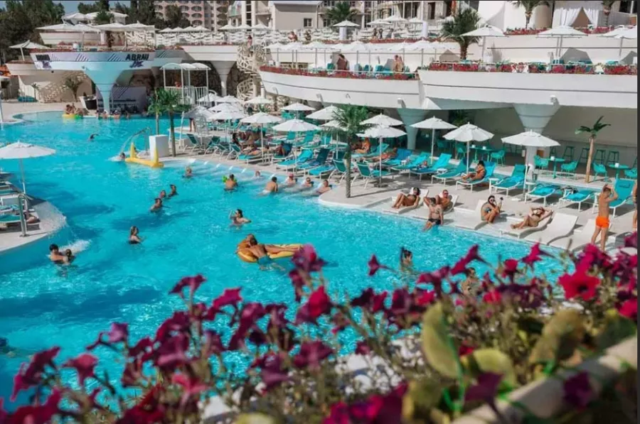 Аква-парк Bora Bora в Анапе: Аквапарк , Семейный отдых, Аттракционы ,