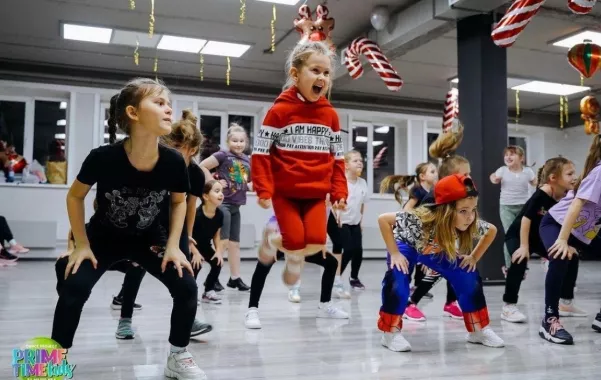 Школа танцев "Primetime Kids".