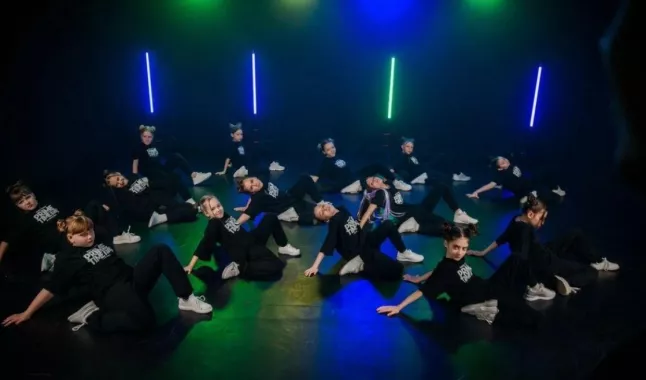 Школа танцев "Primetime Kids".