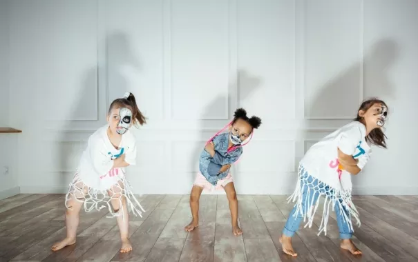 Школа танцев "Primetime Kids".