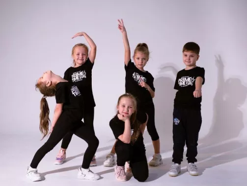 Школа танцев "Primetime Kids".