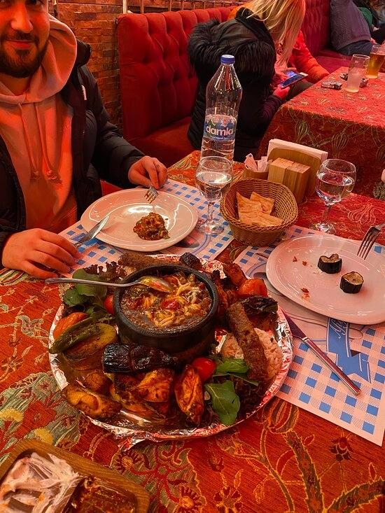 Ресторан - Sultan Palace Cafe Restaurant в Стамбуле: Ресторан, Покушать, Морепродукты, Барбекю, Средиземноморская,