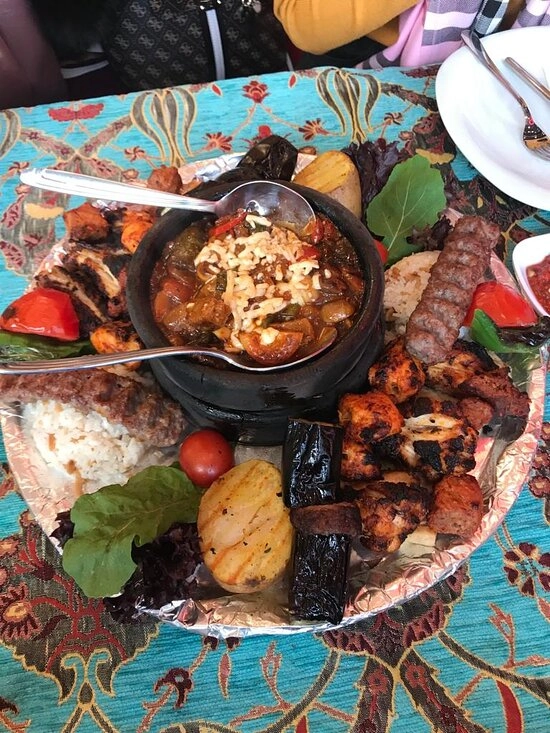 Ресторан - Sultan Palace Cafe Restaurant в Стамбуле: Ресторан, Покушать, Морепродукты, Барбекю, Средиземноморская,