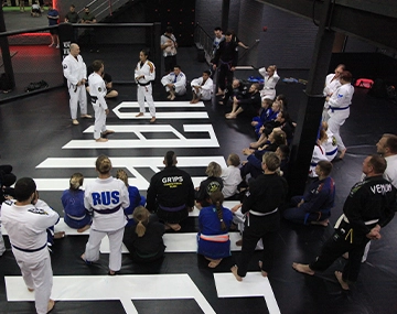 Спортивный клуб боевых искусств "Varyag fight gym".