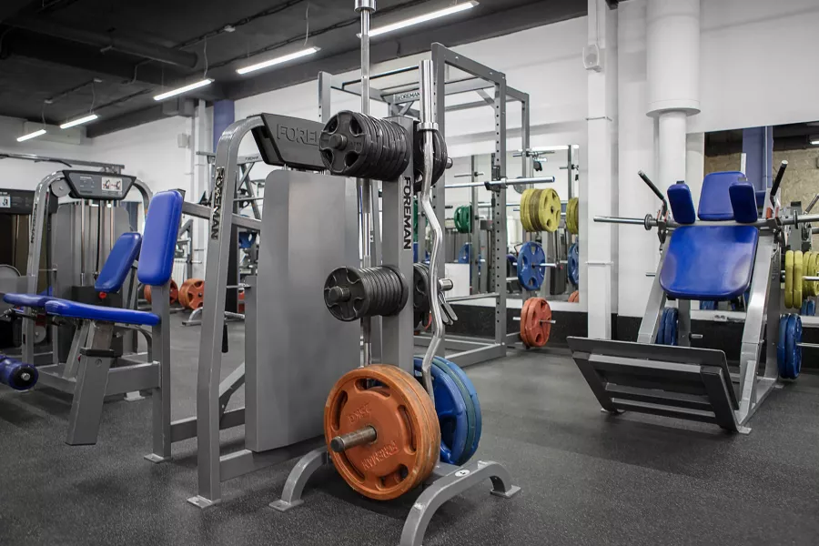 Фитнес-клуб Silver Gym в Москве: Аэробика, Боевые искусства, Пилатес, Стретчинг, Фитбол, Персональный тренер, Фитнес бар, TRX тренировки, Солярий, Танцевальные программы,