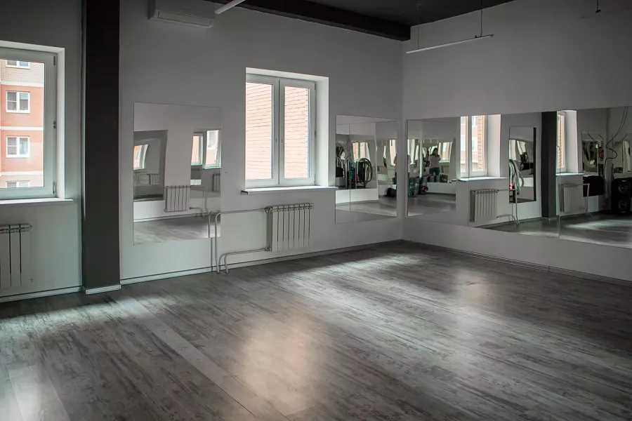 Фитнес-клуб Silver Gym в Москве: Аэробика, Боевые искусства, Пилатес, Стретчинг, Фитбол, Персональный тренер, Фитнес бар, TRX тренировки, Солярий, Танцевальные программы,