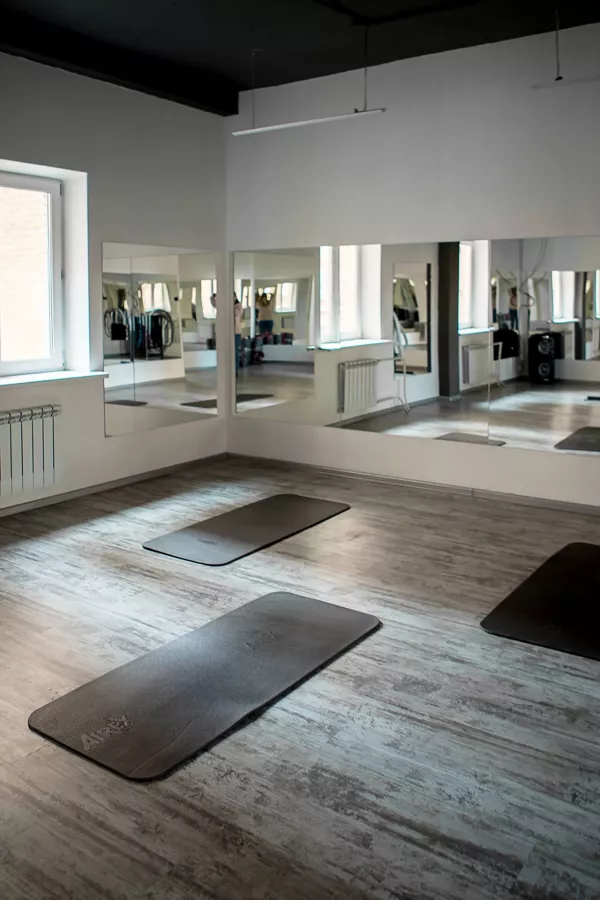 Фитнес-клуб Silver Gym в Москве: Аэробика, Боевые искусства, Пилатес, Стретчинг, Фитбол, Персональный тренер, Фитнес бар, TRX тренировки, Солярий, Танцевальные программы,