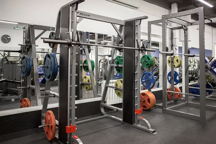 Фитнес-клуб Silver Gym в Москве: Аэробика, Боевые искусства, Пилатес, Стретчинг, Фитбол, Персональный тренер, Фитнес бар, TRX тренировки, Солярий, Танцевальные программы,