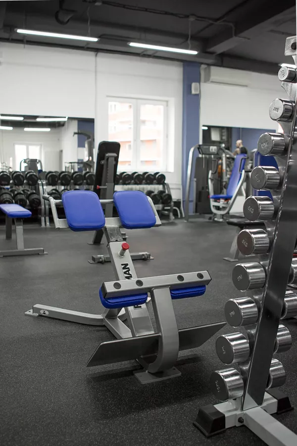 Фитнес-клуб Silver Gym в Москве: Аэробика, Боевые искусства, Пилатес, Стретчинг, Фитбол, Персональный тренер, Фитнес бар, TRX тренировки, Солярий, Танцевальные программы,