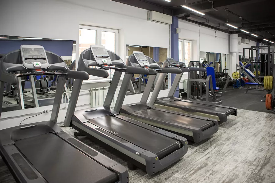 Фитнес-клуб Silver Gym в Москве: Аэробика, Боевые искусства, Пилатес, Стретчинг, Фитбол, Персональный тренер, Фитнес бар, TRX тренировки, Солярий, Танцевальные программы,