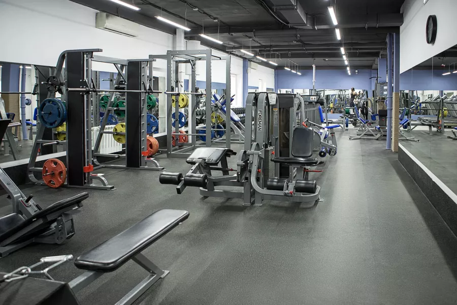 Фитнес-клуб Silver Gym в Москве: Аэробика, Боевые искусства, Пилатес, Стретчинг, Фитбол, Персональный тренер, Фитнес бар, TRX тренировки, Солярий, Танцевальные программы,