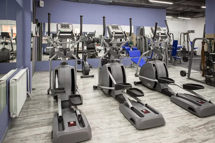 Фитнес-клуб Silver Gym в Москве: Аэробика, Боевые искусства, Пилатес, Стретчинг, Фитбол, Персональный тренер, Фитнес бар, TRX тренировки, Солярий, Танцевальные программы,