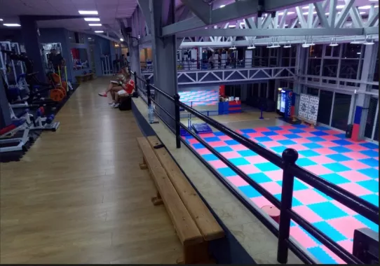  Фитнес-клуб "Diamond Gym".