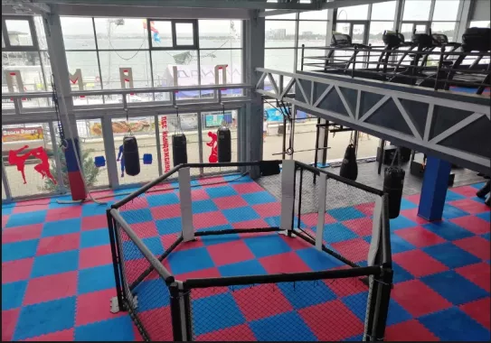  Фитнес-клуб "Diamond Gym".