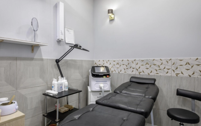 Студия красоты  Nailon studio в Москве: Брови, Эпиляция, Волосы, Стрижка, Массаж, Ногти, Маникюр, Ресницы, Красота,