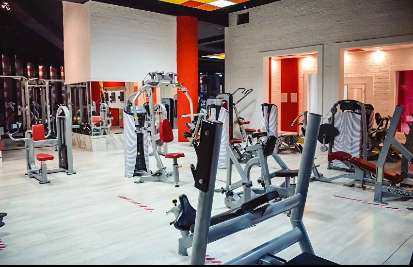 Фитнес-центр Fitness city в Москве: Аквааэробика, Аэробика, Боевые искусства, Детский уголок, Йога, Бассейн,