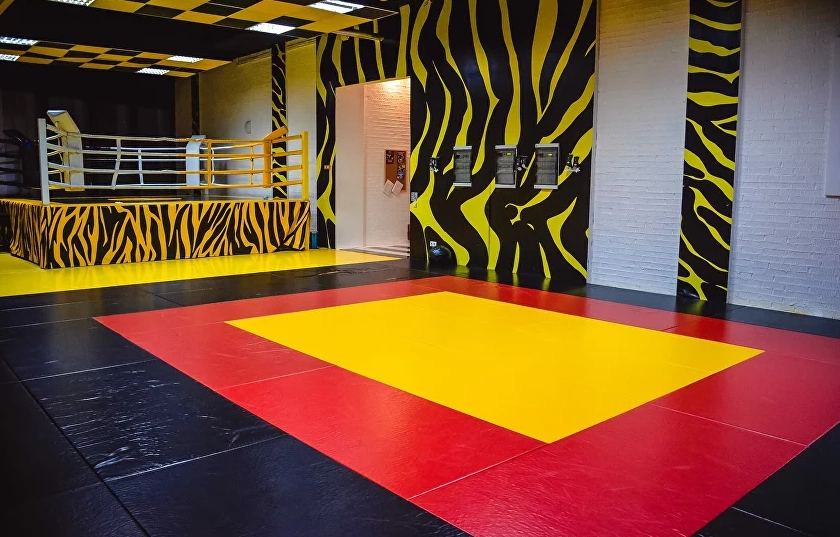Фитнес-центр Fitness city в Москве: Аквааэробика, Аэробика, Боевые искусства, Детский уголок, Йога, Бассейн,