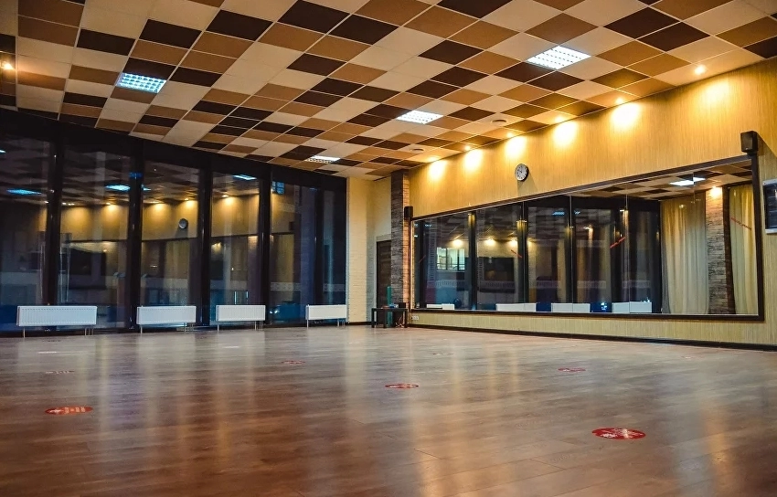 Фитнес-центр Fitness city в Москве: Аквааэробика, Аэробика, Боевые искусства, Детский уголок, Йога, Бассейн,