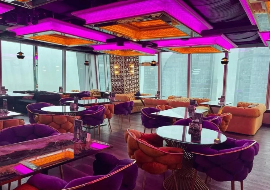 Центр паровых коктейлей Nebo Lounge в Москве: Европейская кухня, Американская кухня, Японская кухня, Бизнес-ланч, Ресторан, Живая музыка,