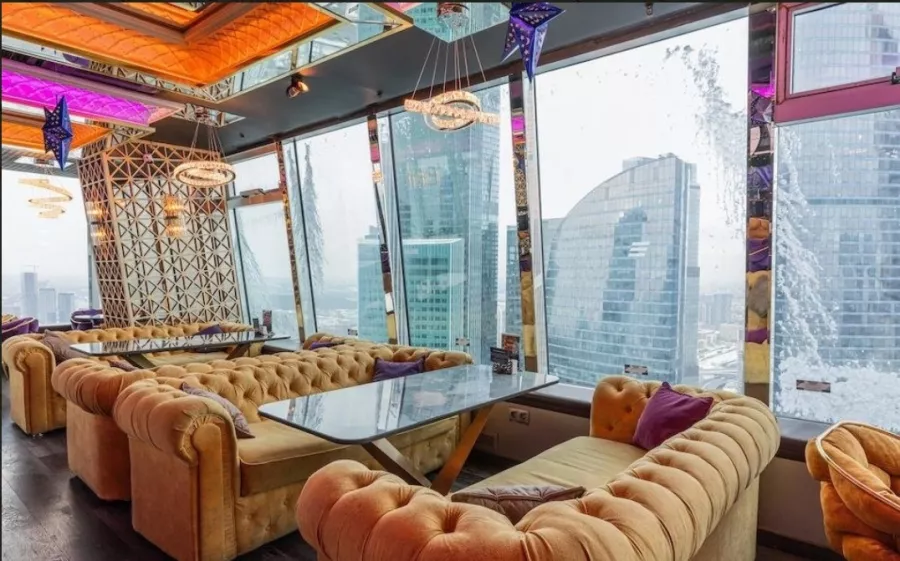 Центр паровых коктейлей Nebo Lounge в Москве: Европейская кухня, Американская кухня, Японская кухня, Бизнес-ланч, Ресторан, Живая музыка,