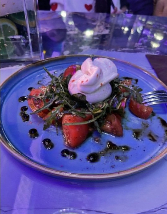 Центр паровых коктейлей Nebo Lounge в Москве: Европейская кухня, Американская кухня, Японская кухня, Бизнес-ланч, Ресторан, Живая музыка,