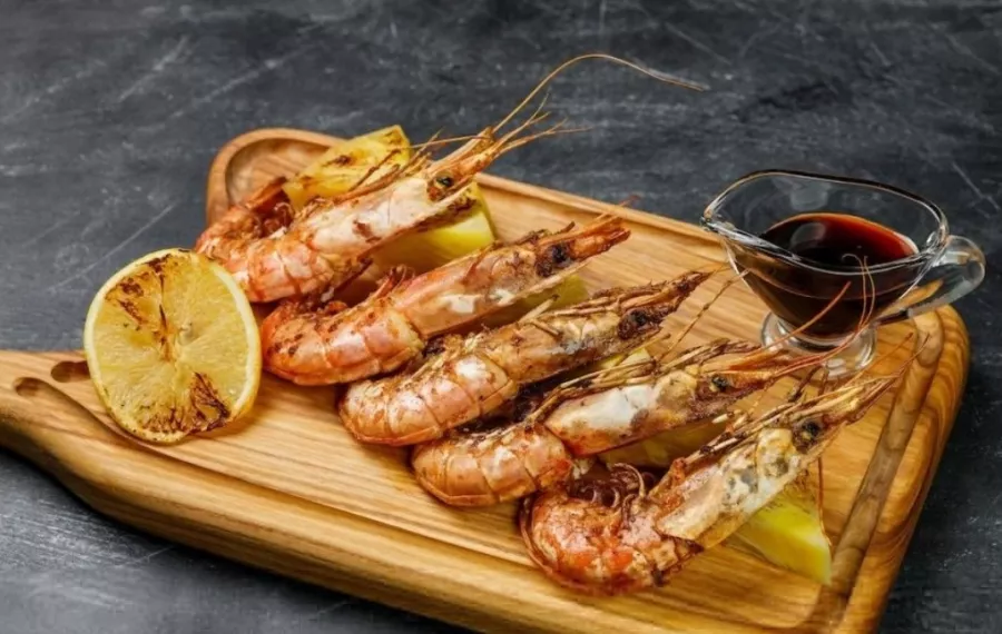 Центр паровых коктейлей Nebo Lounge в Москве: Европейская кухня, Американская кухня, Японская кухня, Бизнес-ланч, Ресторан, Живая музыка,