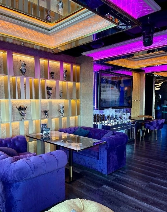 Центр паровых коктейлей Nebo Lounge в Москве: Европейская кухня, Американская кухня, Японская кухня, Бизнес-ланч, Ресторан, Живая музыка,