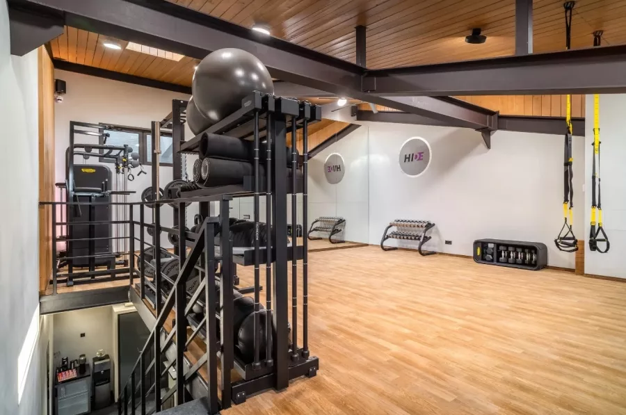 Фитнес-студия Hide fitness в Москве: Аэробика, Йога, Кроссфит, Пилатес, Стретчинг, Фитбол, Фитнес для беременных, Персональный тренер, TRX тренировки, Сауна,