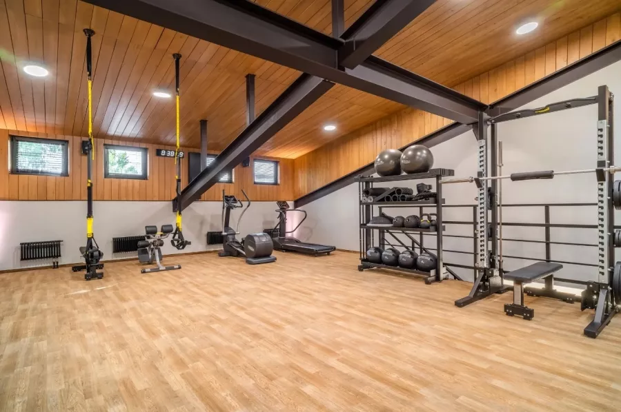 Фитнес-студия Hide fitness в Москве: Аэробика, Йога, Кроссфит, Пилатес, Стретчинг, Фитбол, Фитнес для беременных, Персональный тренер, TRX тренировки, Сауна,