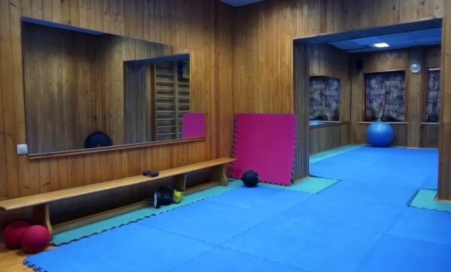 Тренажёрный зал Full Power Fit в Москве: Боевые искусства, Детский уголок, Кроссфит, Персональный тренер, Фитнес бар,
