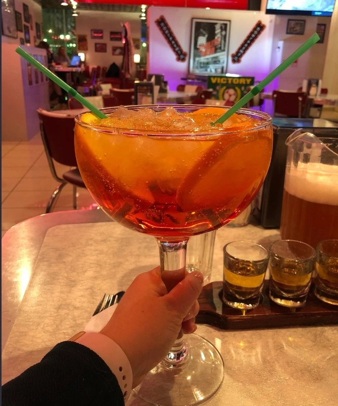 Сеть ресторанов Starlite diner в Москве: Кафе, Мексиканская кухня, Американская кухня, Доставка готовых блюд, Заказ навынос,