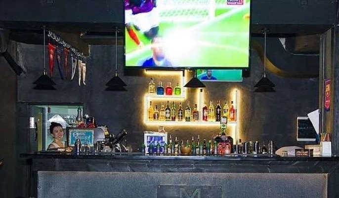 Спортбар Космик в Москве: Спортивный бар, Заказ столиков, Европейская кухня, Спортивные трансляции, Итальянская кухня,