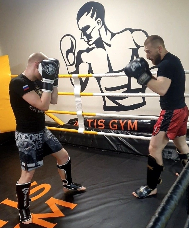 Фитнес-центр Altis gym в Москве: Аэробика, Йога, Пилатес, Стретчинг, Фитнес для детей, Персональный тренер, Цигун, Шейпинг, Массаж, Сауна, Солярий, Танцевальные программы,