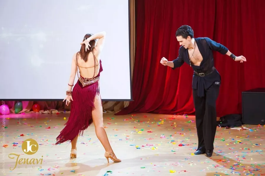 Школа танцев Jenavi Club в Санкт-Петербурге: Для всей семьи, Хореография, Хип-хоп, Бачата, Музыка,