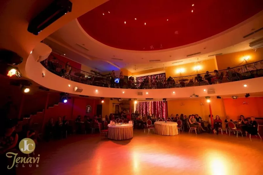 Школа танцев Jenavi Club в Санкт-Петербурге: Для всей семьи, Хореография, Хип-хоп, Бачата, Музыка,