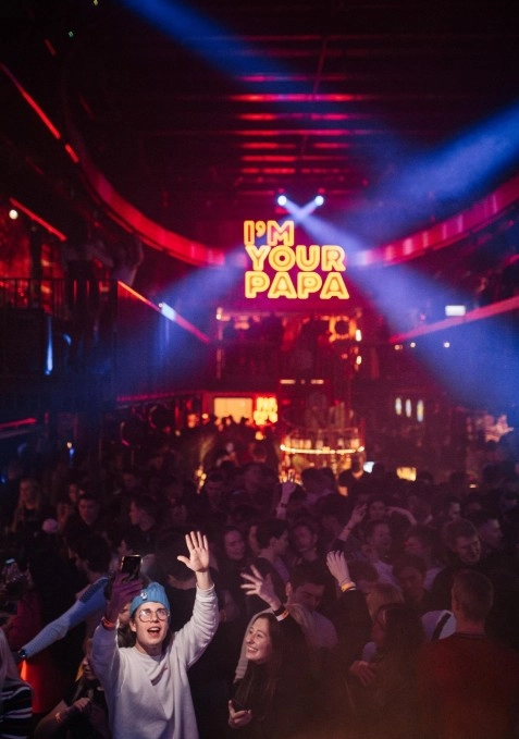 Бар PAPA Moscow в Москве: Коктейльный бар, Винная карта, VIP-зал, Живая музыка, Заказ столиков,