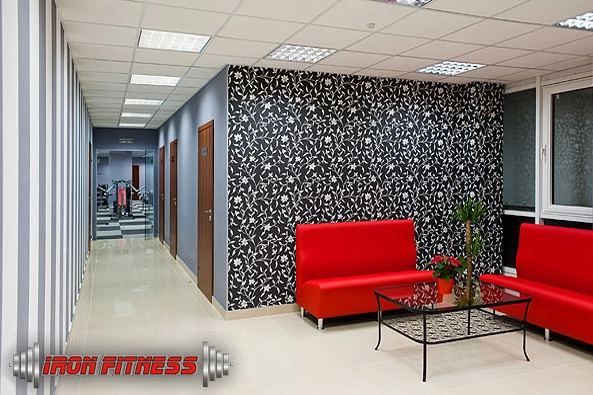 Фитнес-клуб Iron fitness в Москве: Разовые посещения, Аэробика, Йога, Кроссфит, Пилатес, Стретчинг, Танцы, Фитбол, Персональный тренер, Сауна, Солярий,