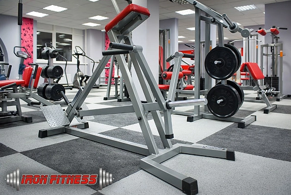 Фитнес-клуб Iron fitness в Москве: Разовые посещения, Аэробика, Йога, Кроссфит, Пилатес, Стретчинг, Танцы, Фитбол, Персональный тренер, Сауна, Солярий,