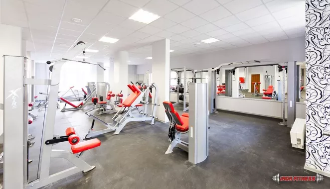Фитнес клуб "Iron Fitness".