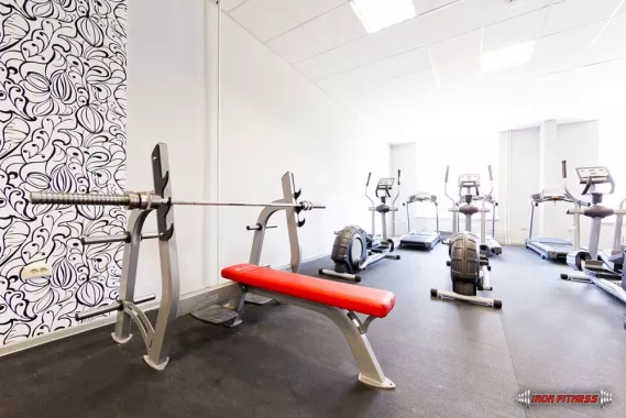 Фитнес клуб "Iron Fitness".