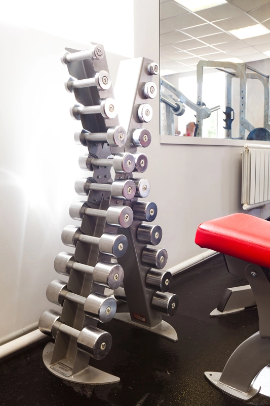 Фитнес клуб Iron Fitness в Москве: Тренажёры, Кардио зона, Групповые занятия, Зона свободных весов, Зона Бокса, Сауна,