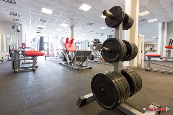 Фитнес клуб "Iron Fitness".