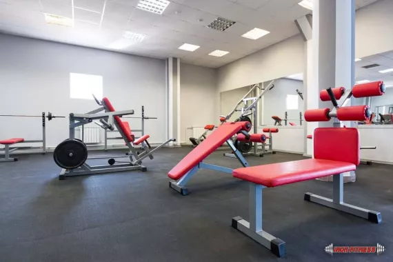 Фитнес клуб "Iron Fitness".