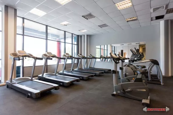 Фитнес клуб "Iron Fitness".
