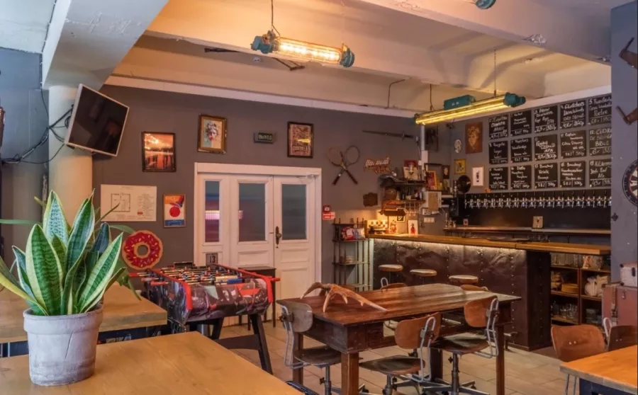 Бар Pub13 в Москве: Пивной бар, Настольные игры, Танцпол, Можно с собакой, Спортивные трансляции,